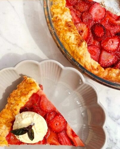 Američka pita sa jagodama i sladoledom